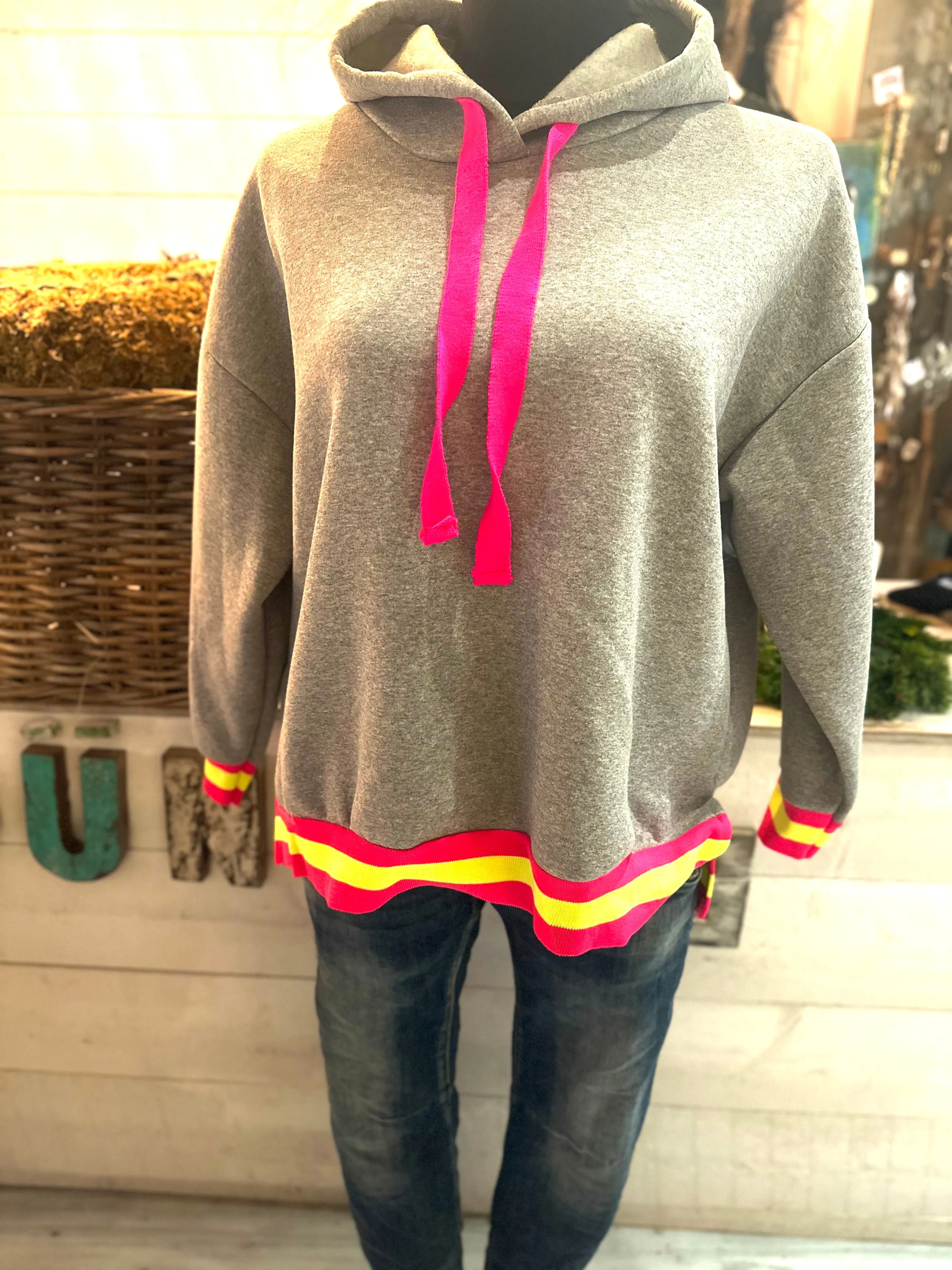 Hoodie mit bunten Bündchen