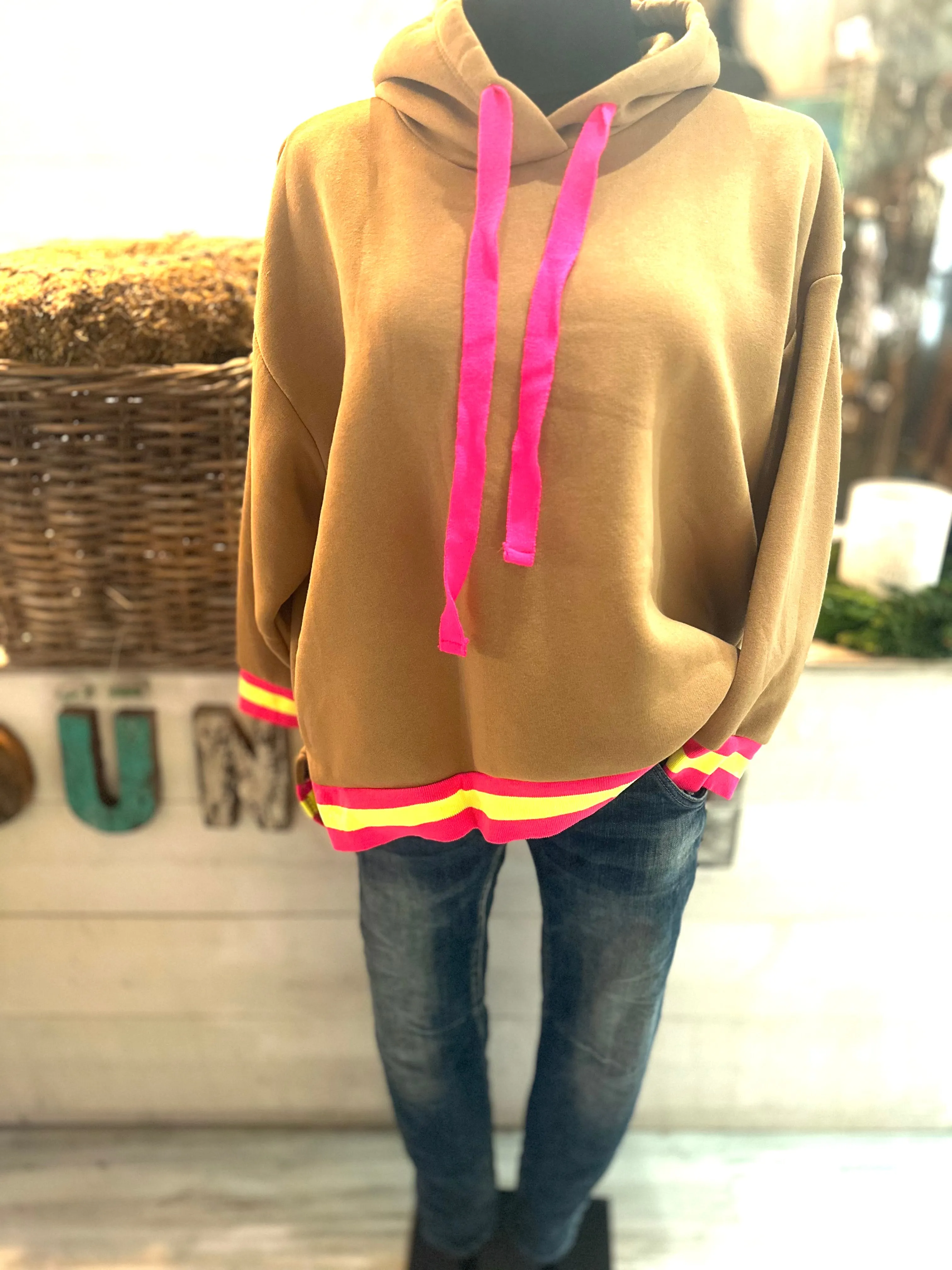 Hoodie mit bunten Bündchen