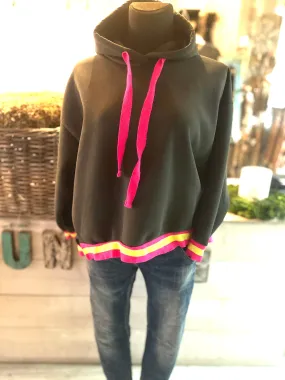 Hoodie mit bunten Bündchen